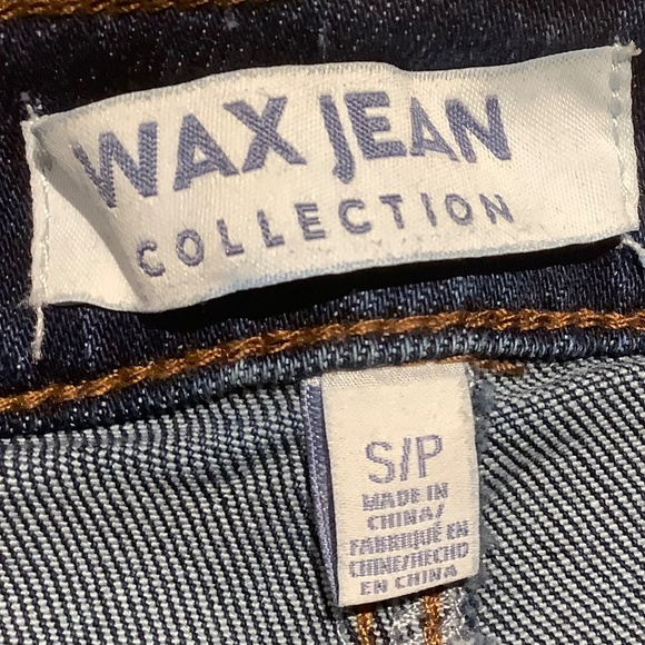 WAX JEAN - DISTRESSED SHORT JEANS WITH ROLLED CUFFS  S/P - Picture 3 of 7